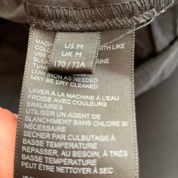 EUC
Urban outfitters high waisted women’s joggers Sz Med black drawstring close - Picture 12 of 12